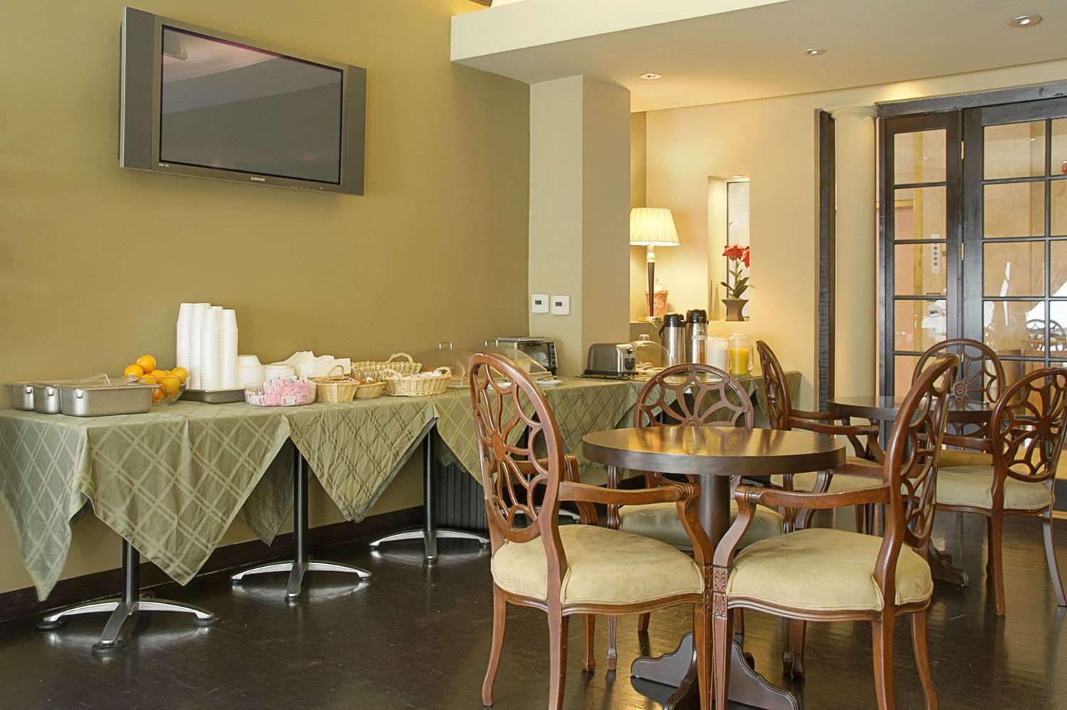 Ramada by Wyndham Los Angeles/Koreatown West 26/33