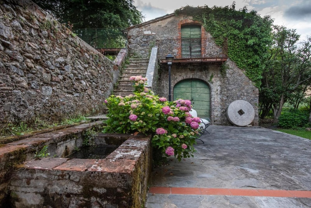 Relais Corte Rodeschi 36/50