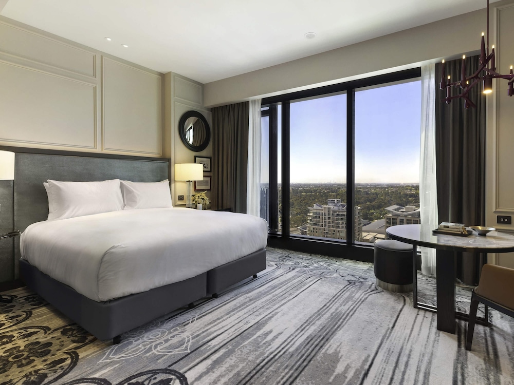 SUPERIOR, KING BED