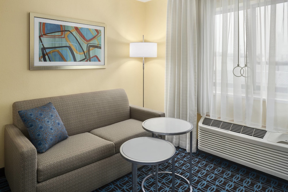 Comfort Inn & Suites Lima Northwest 17/30