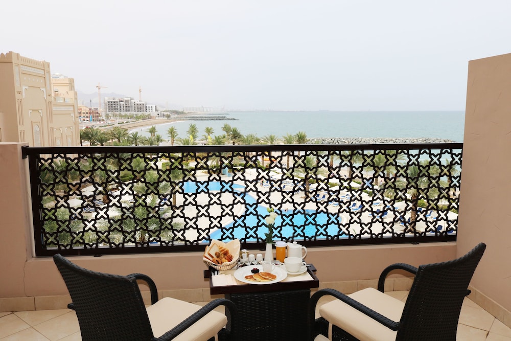 Al Bahar Hotel & Resort 31/50
