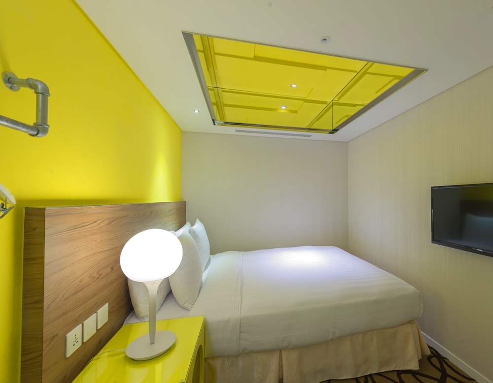 GREEN WORLD HOTEL ZHONGHUA 43/80