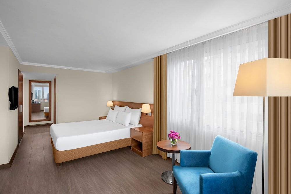 Dedeman Istanbul 14/63