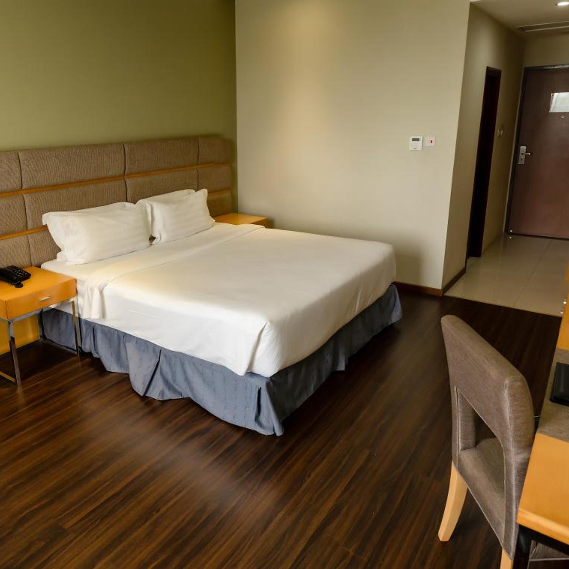 Premier, King Bed