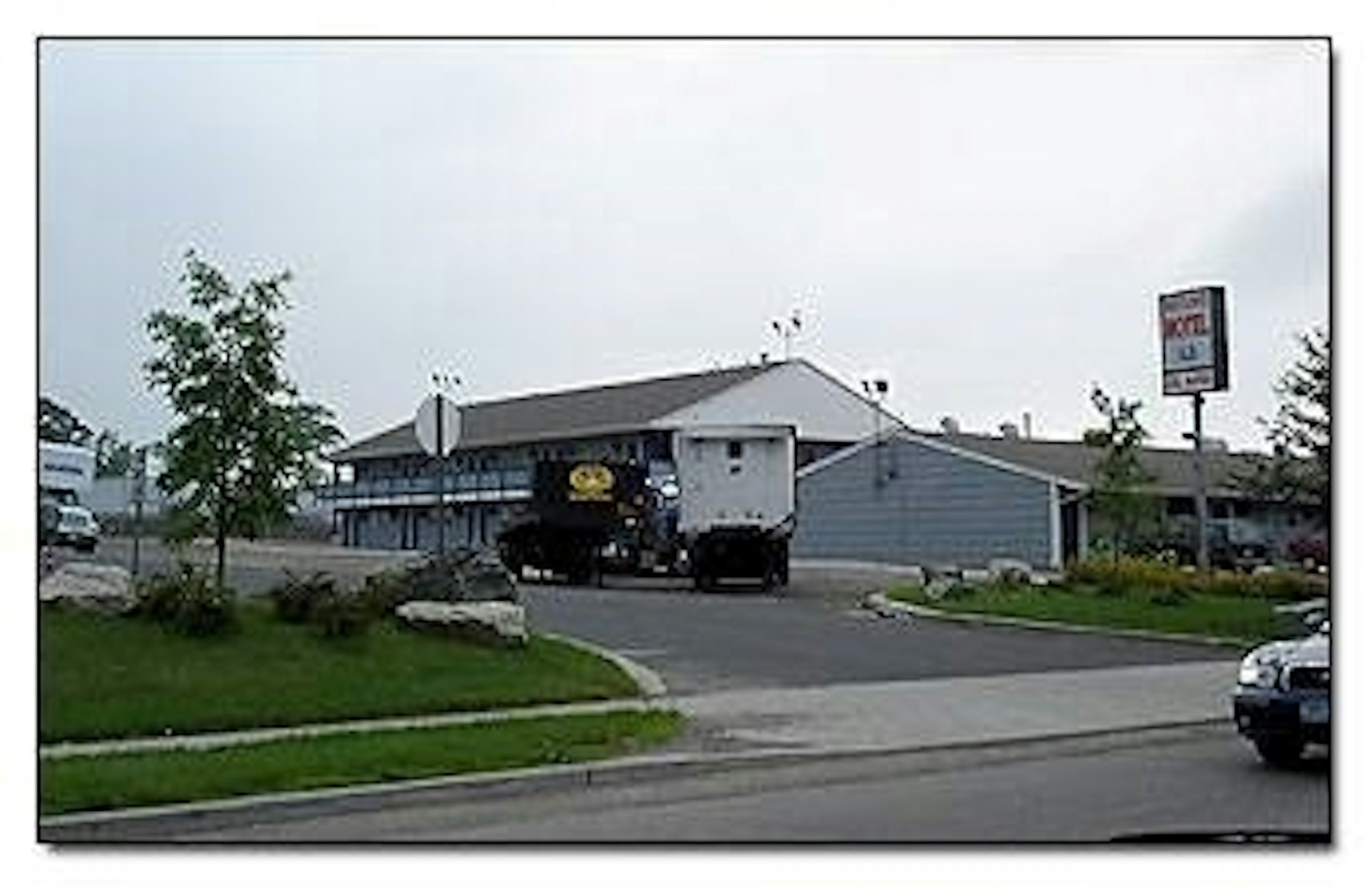 MAYFLOWER MOTEL MILFORD 25/25