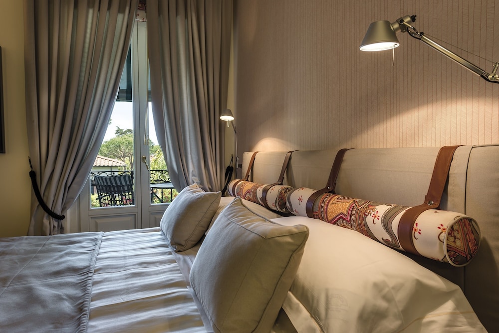 Augustus Hotel and Resort 18/49