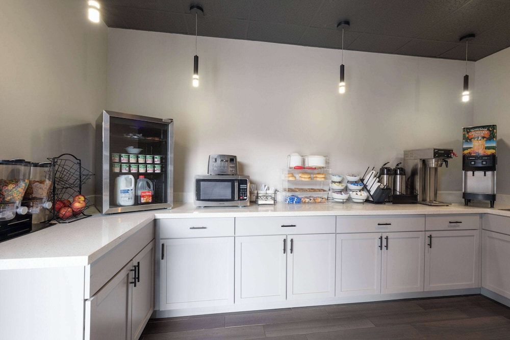 Ramada by Wyndham Studio Suites Dothan 5/35