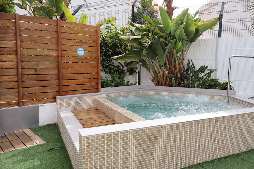 Vanilla Garden Hotel - Adults Only 70/74