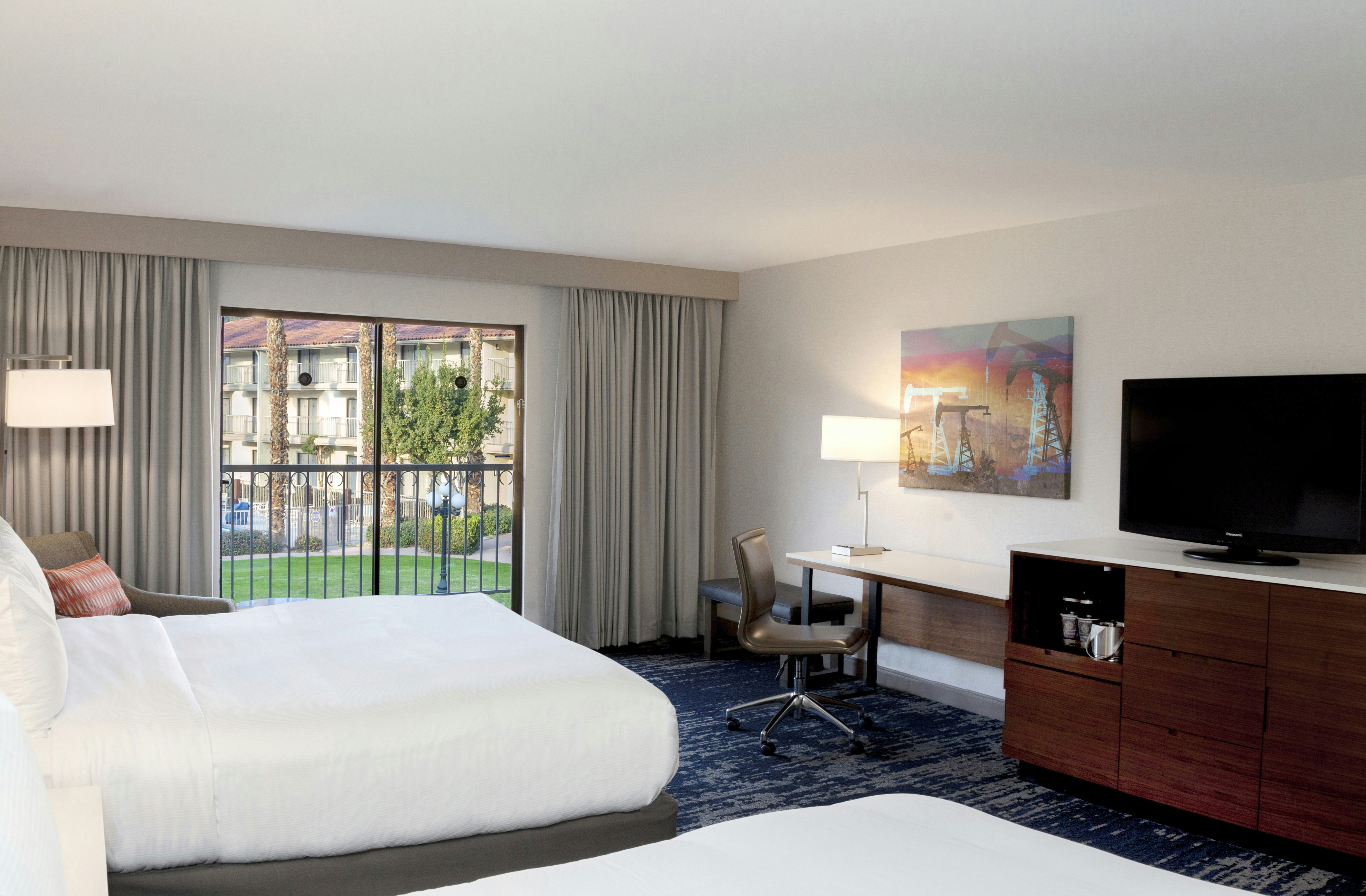 Doubletree Hotel Bakersfield 16/58