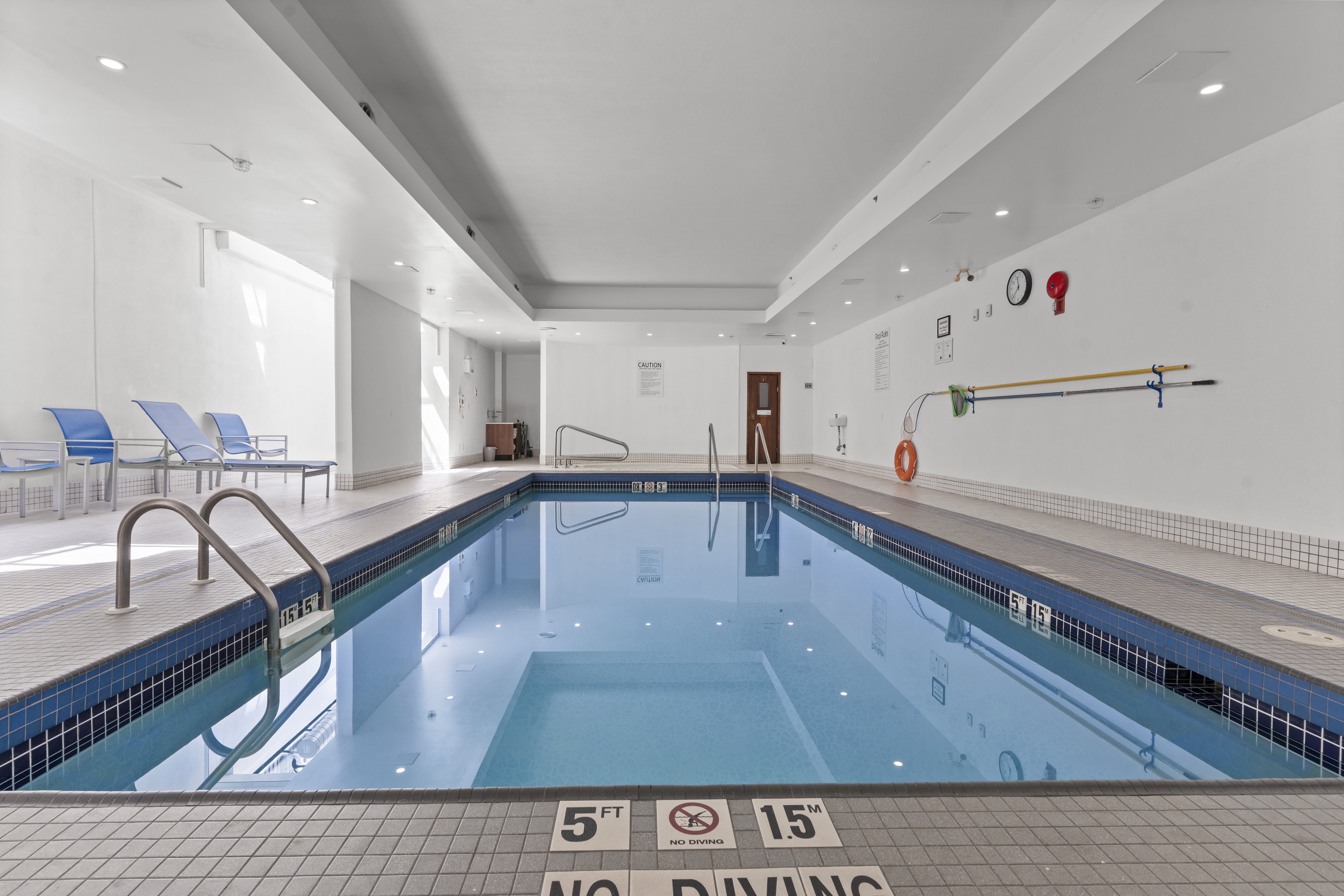 Holiday Inn Express Suites Surrey 21/50