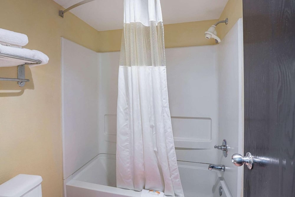 Motel6 Knoxville, TN - East 45/50