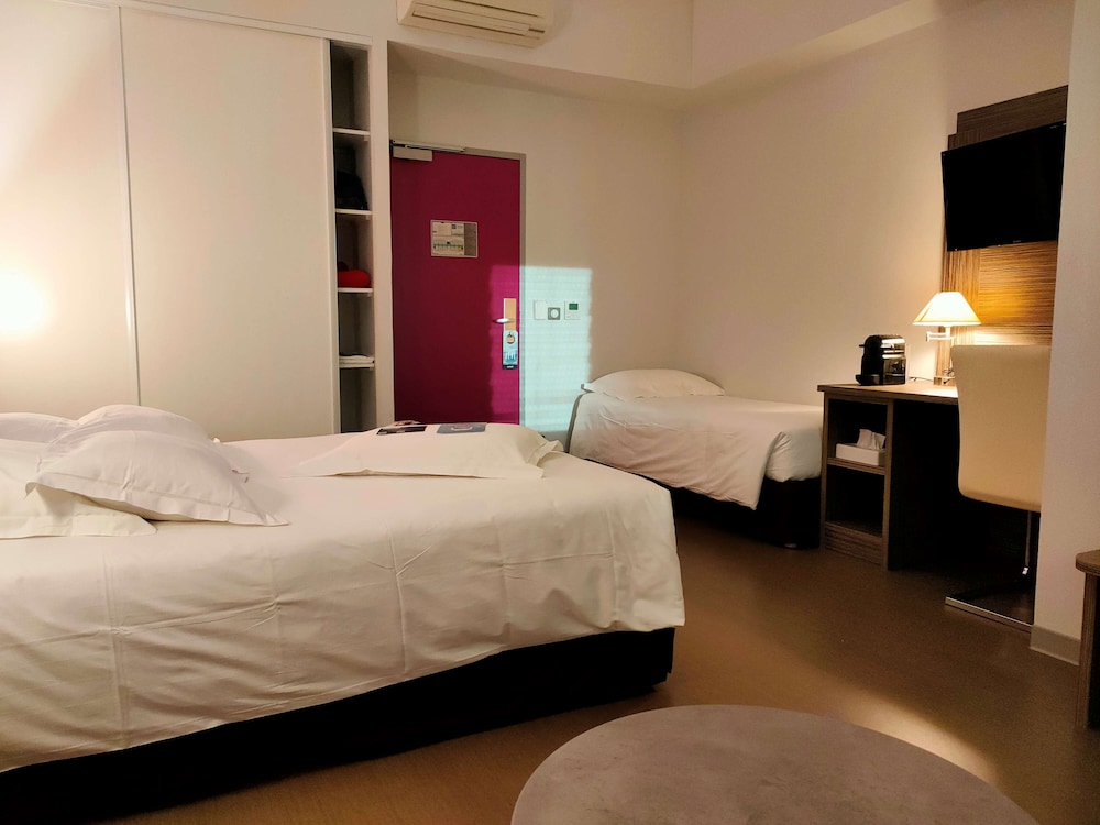 HOTEL KYRIAD SAINT CHELY D'APCHER - AIRE DE LA LOZERE 21/42