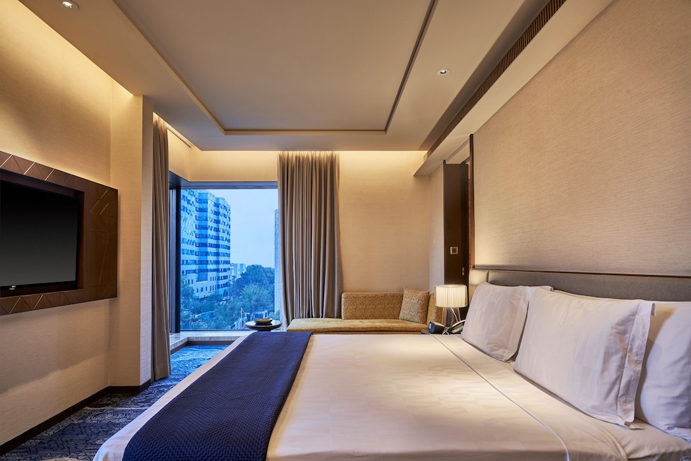 The Den Bengaluru, LXR Hotels & Resorts 8/50