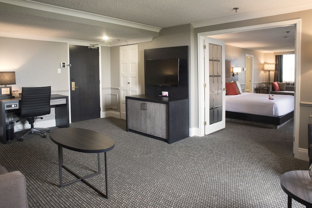 Crowne Plaza Fredericton Lord Beaverbrook 35/74