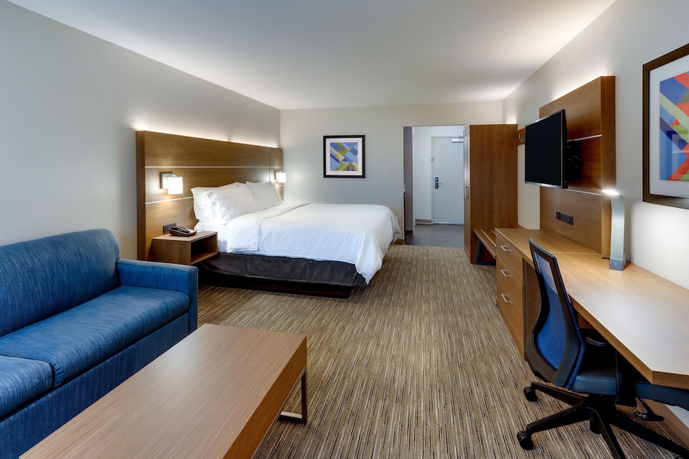 Holiday Inn Express Suites Middletown Goshen 32/71