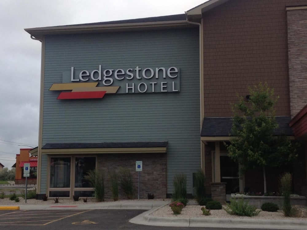 Ledgestone Hotel Billings 4/69