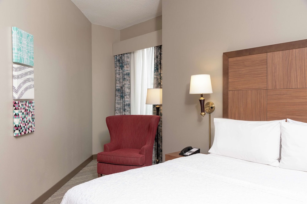 Hampton Inn Indianapolis Downtown Across From Circle Centre 17/75