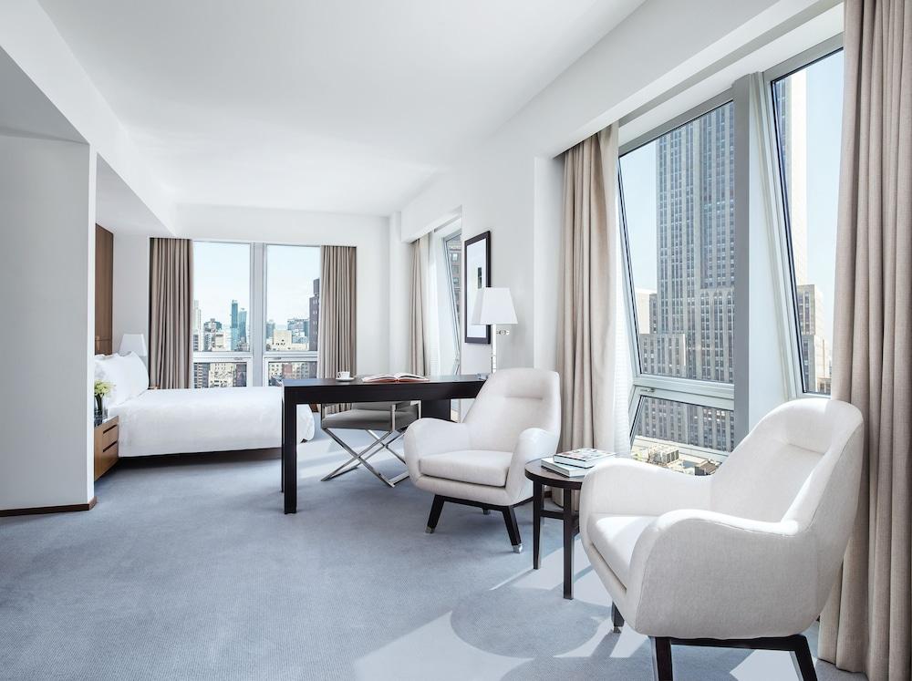 Junior Suite, Empire Building View, Club Lounge Access