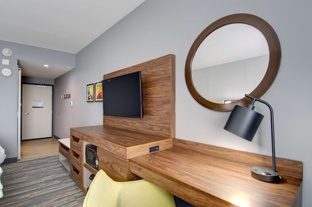 Hampton Inn Suites Portland Me 35/59