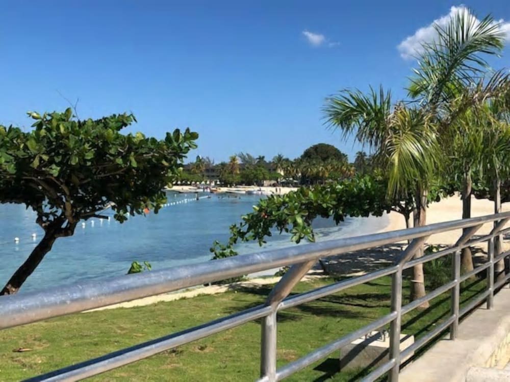 Fisherman's Point Resort 29/50