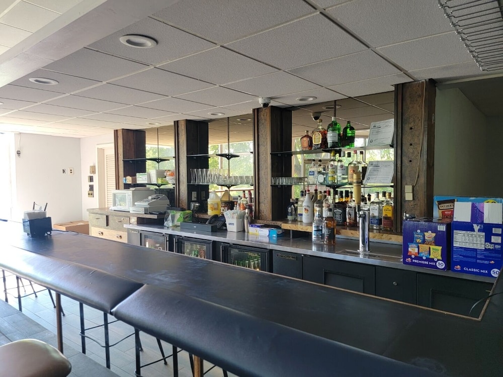 Travelodge By Wyndham Waters Edge Hotel Racine 17/27