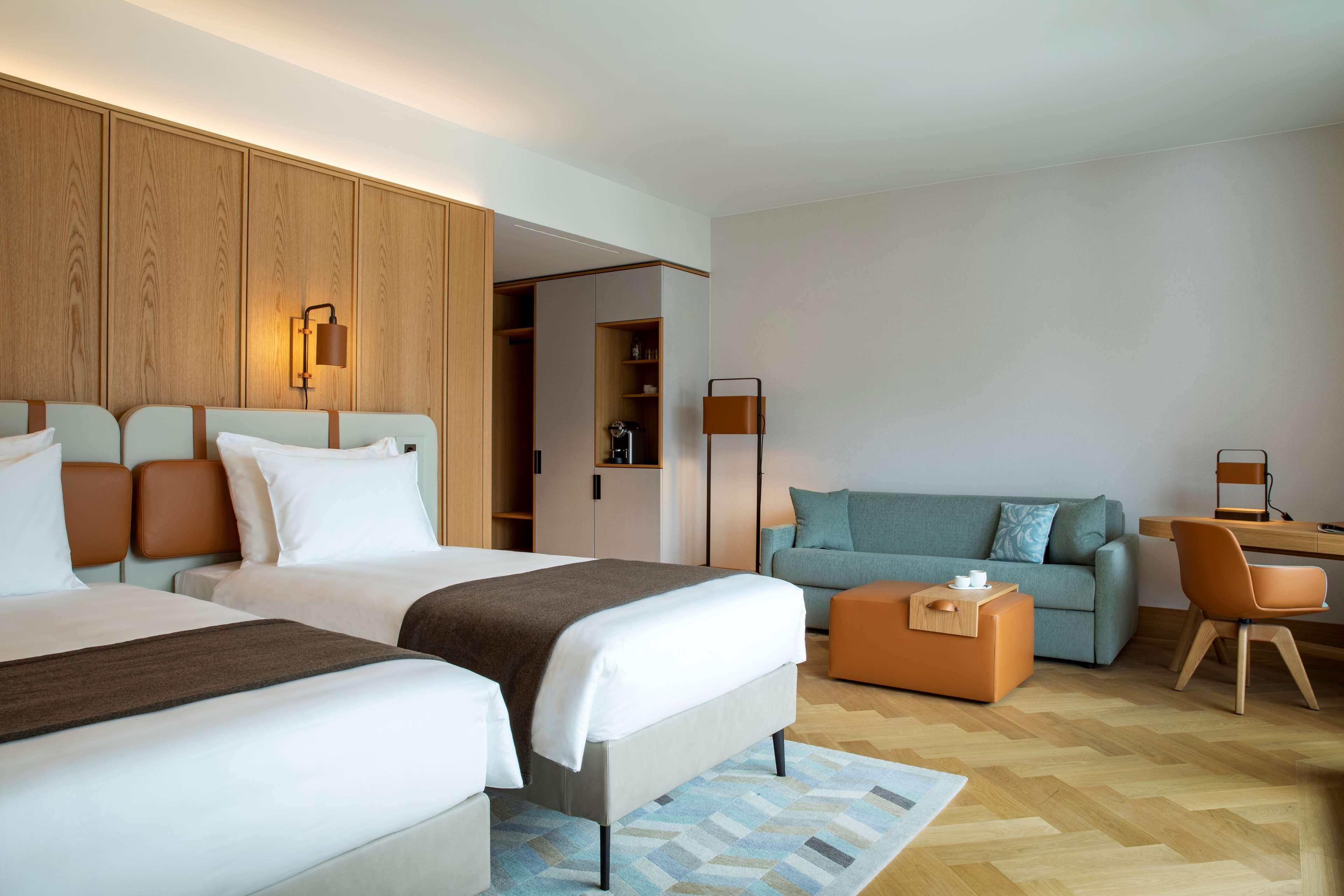 Premier, Double Bed, Kempinski Palace Engelberg 2/10