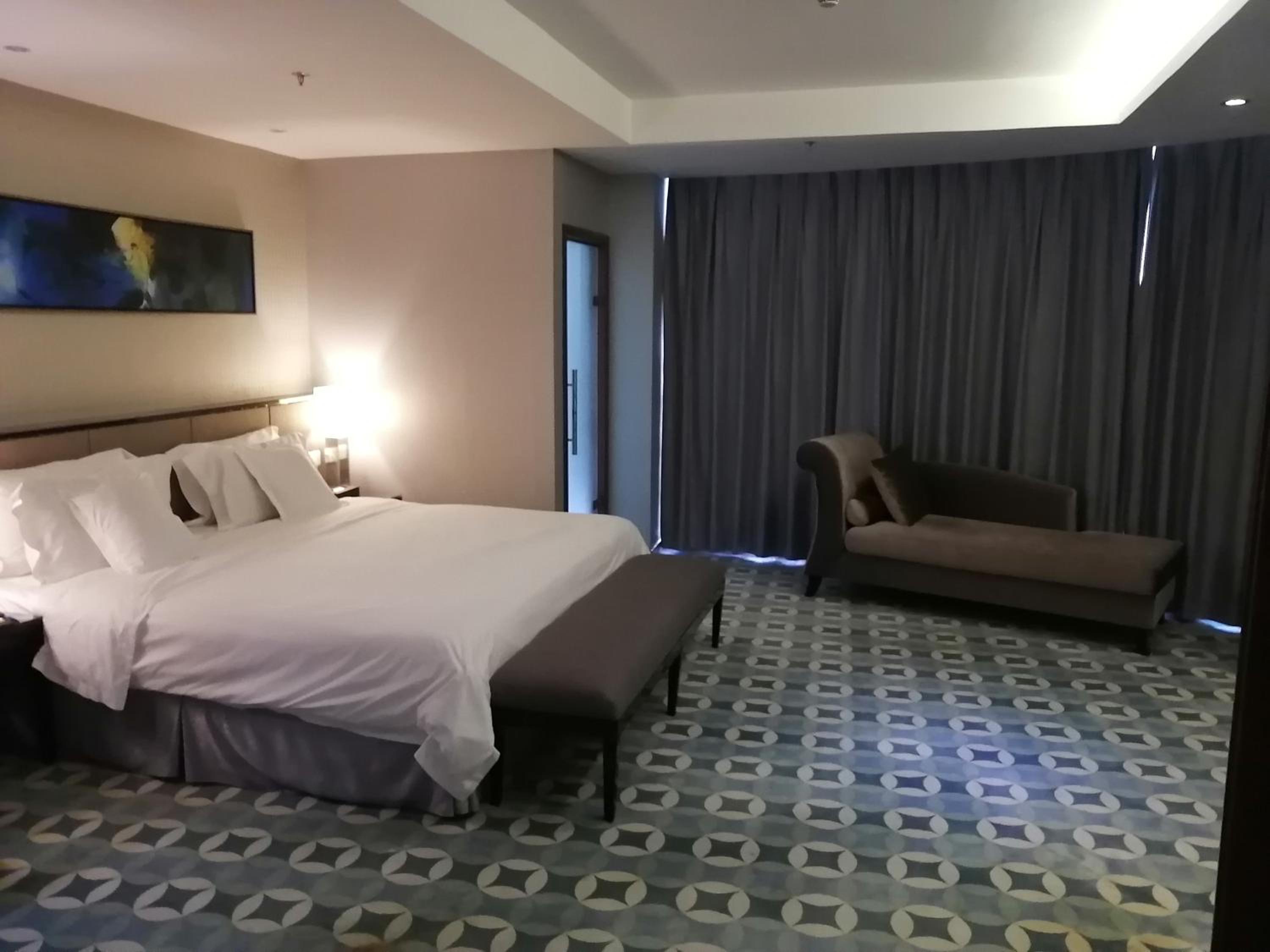 Ramada by Wyndham Meizhou 4/40