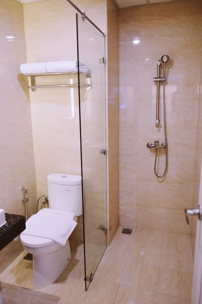 Grand Thamrin Hotel 33/35