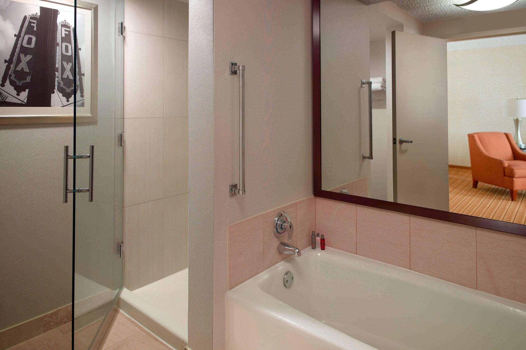 جناح بسريرين مزدوجين بغرفة نوم واحدة، Atlanta Marriott Suites Midtown 4/5