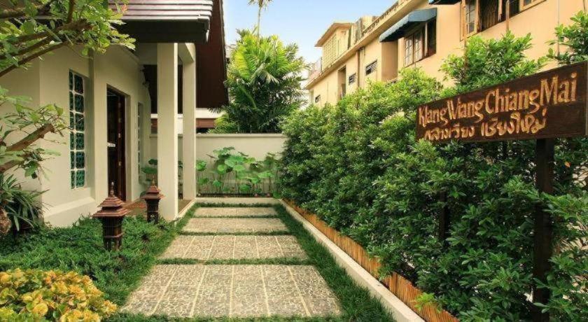 Baan Klang Wiang Boutique Hotel Chiang Mai 49/50