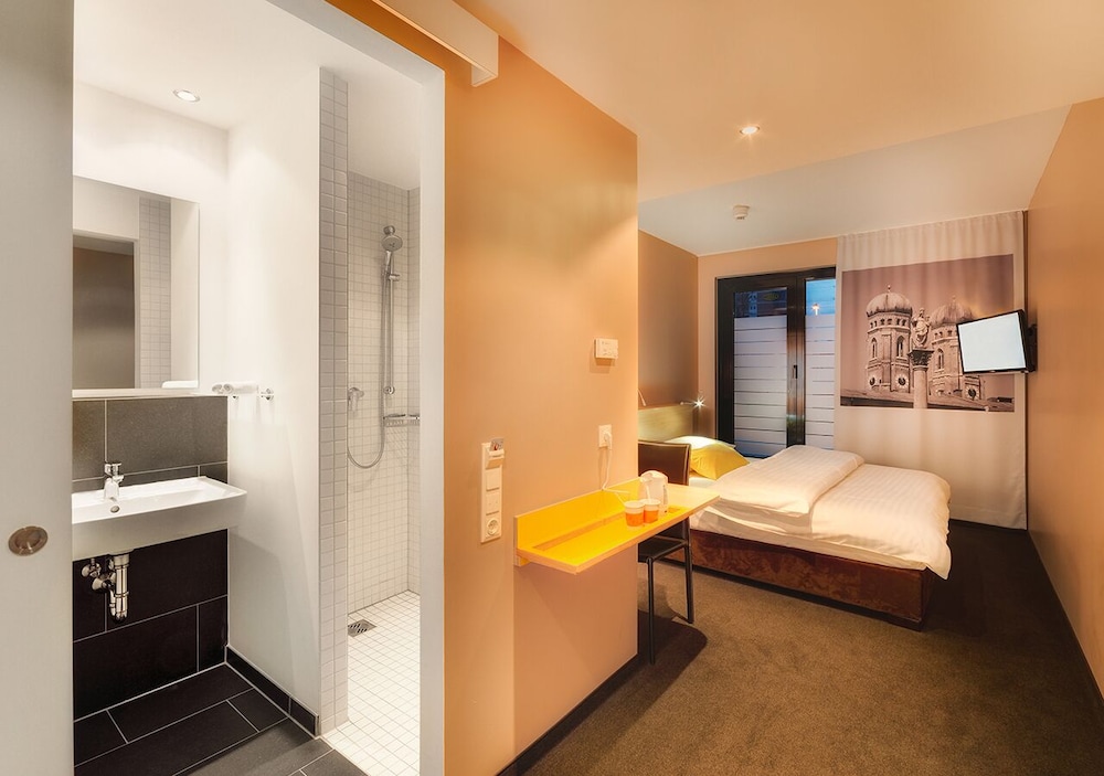 B&B Hotel Munchen-Moosach 15/24