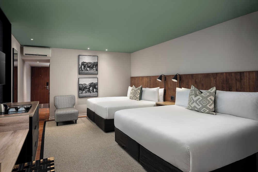 غرفة ديلوكس عائلية بسريرين كينج، Protea Hotel By Marriott Kruger Gate 2/10