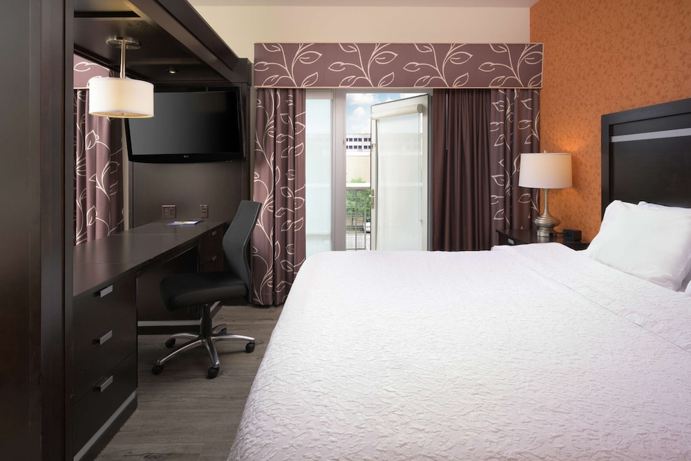 Hampton Inn & Suites Chattanooga Downtown 24/66