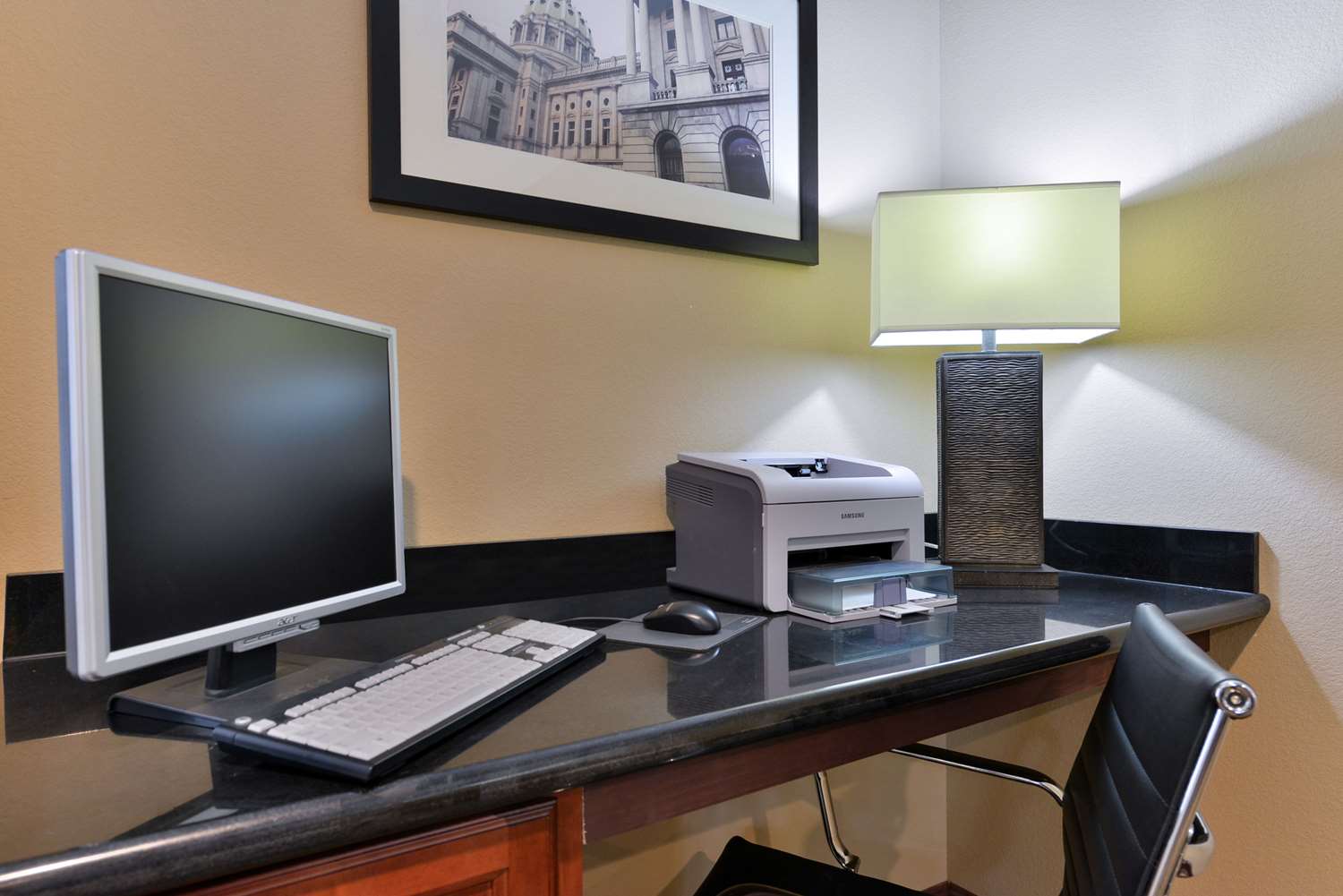 Days Inn & Suites by Wyndham Manheim Lebanon 22/26
