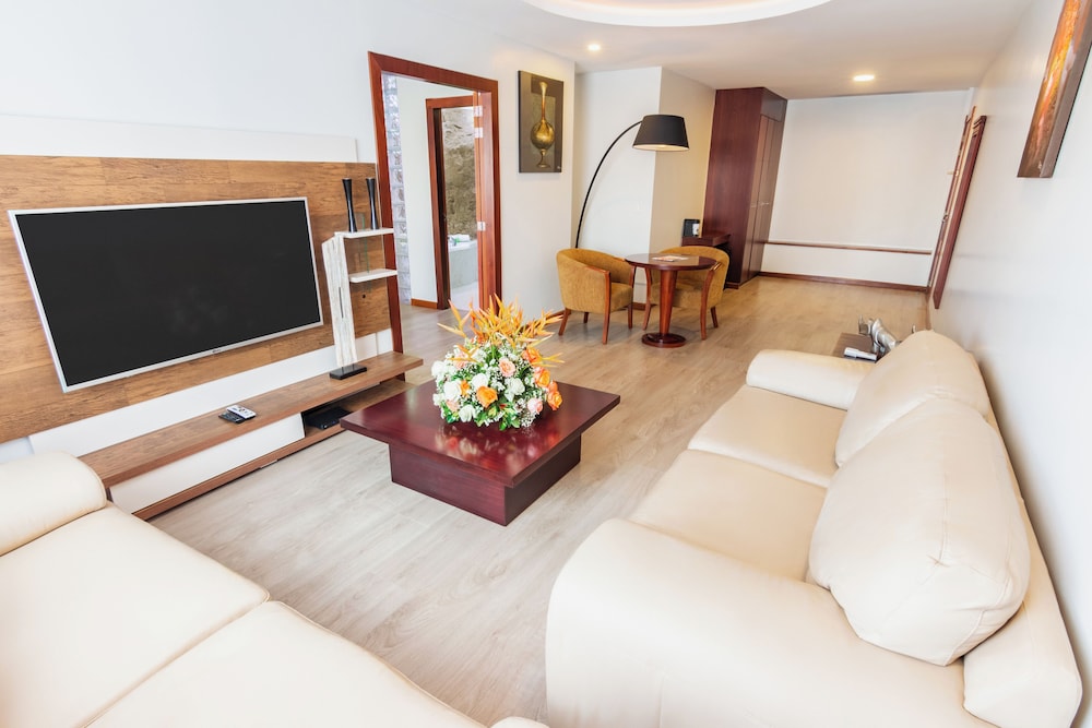Sonesta Hotel Loja 49/70