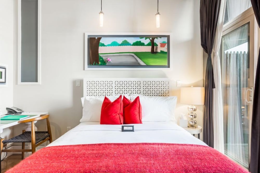 Henry Norman Hotel 13/64