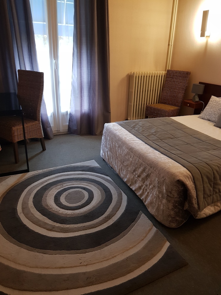 HOTEL CHRISTINA 35/57