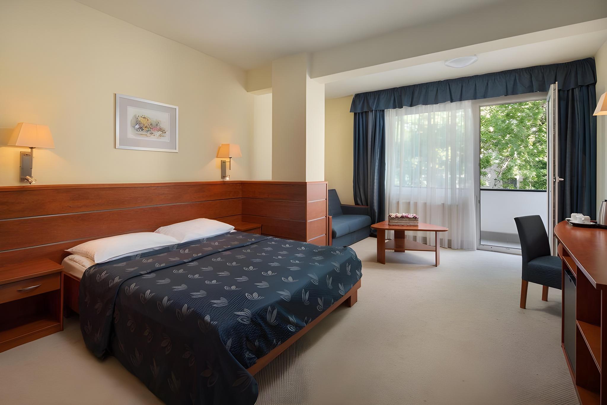Plus, Superior, Double Bed, Sofa