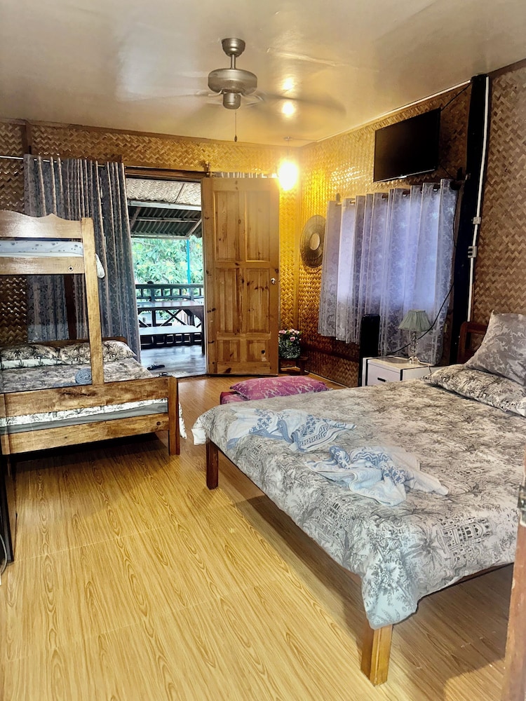 Family, 1 Single and 2 Double Beds, Lala Panzi Bed And Breakfast 4/6