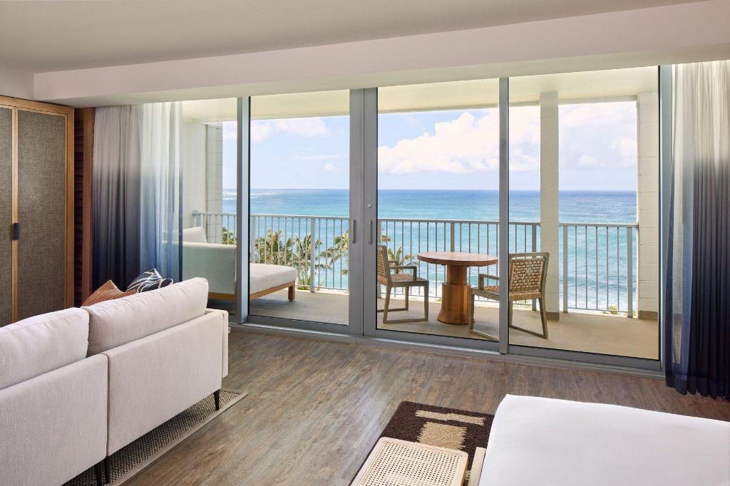 Club, Suite, King Bed, Ocean Front, Sofa, Balcony, Club Lounge Access