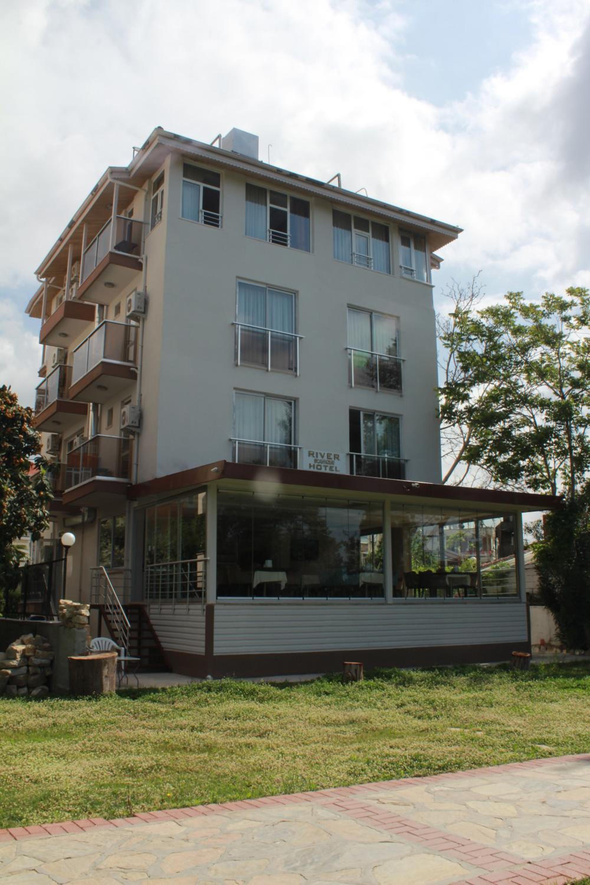 River Boutique Hotel 3/28