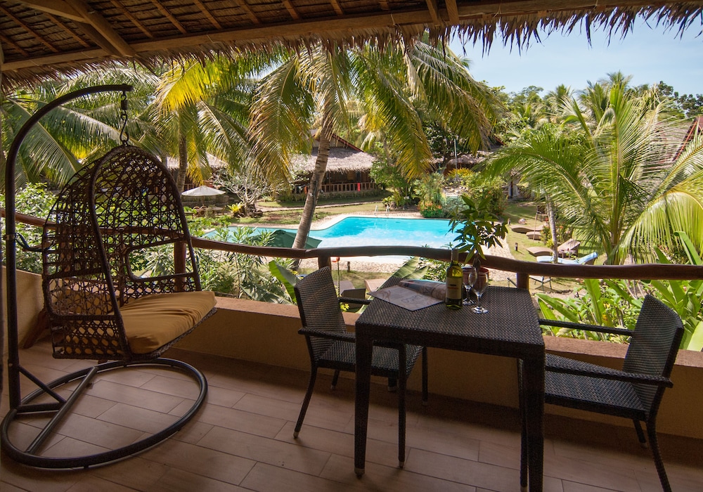 Oasis Resort 46/66