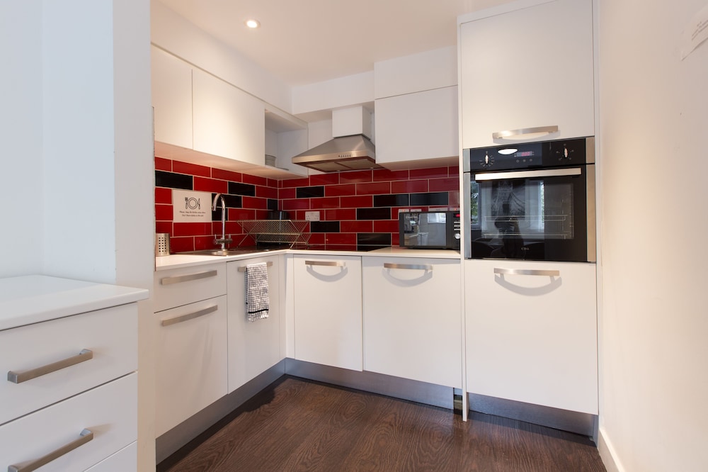 Charlotte Street Apartments by Allo Housing 17/27