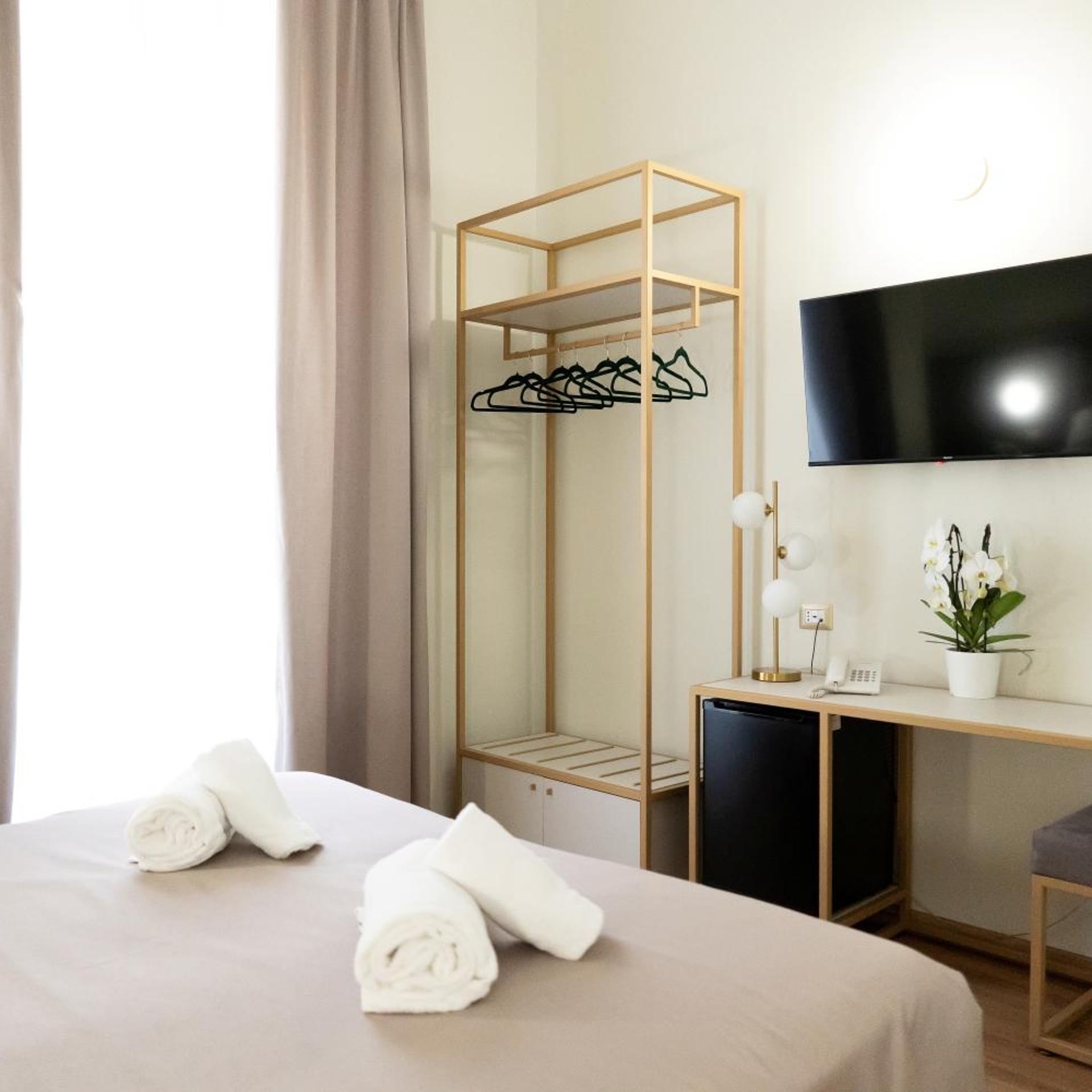 Deluxe, Double or Twin Bed, Hotel Romantica 8/10