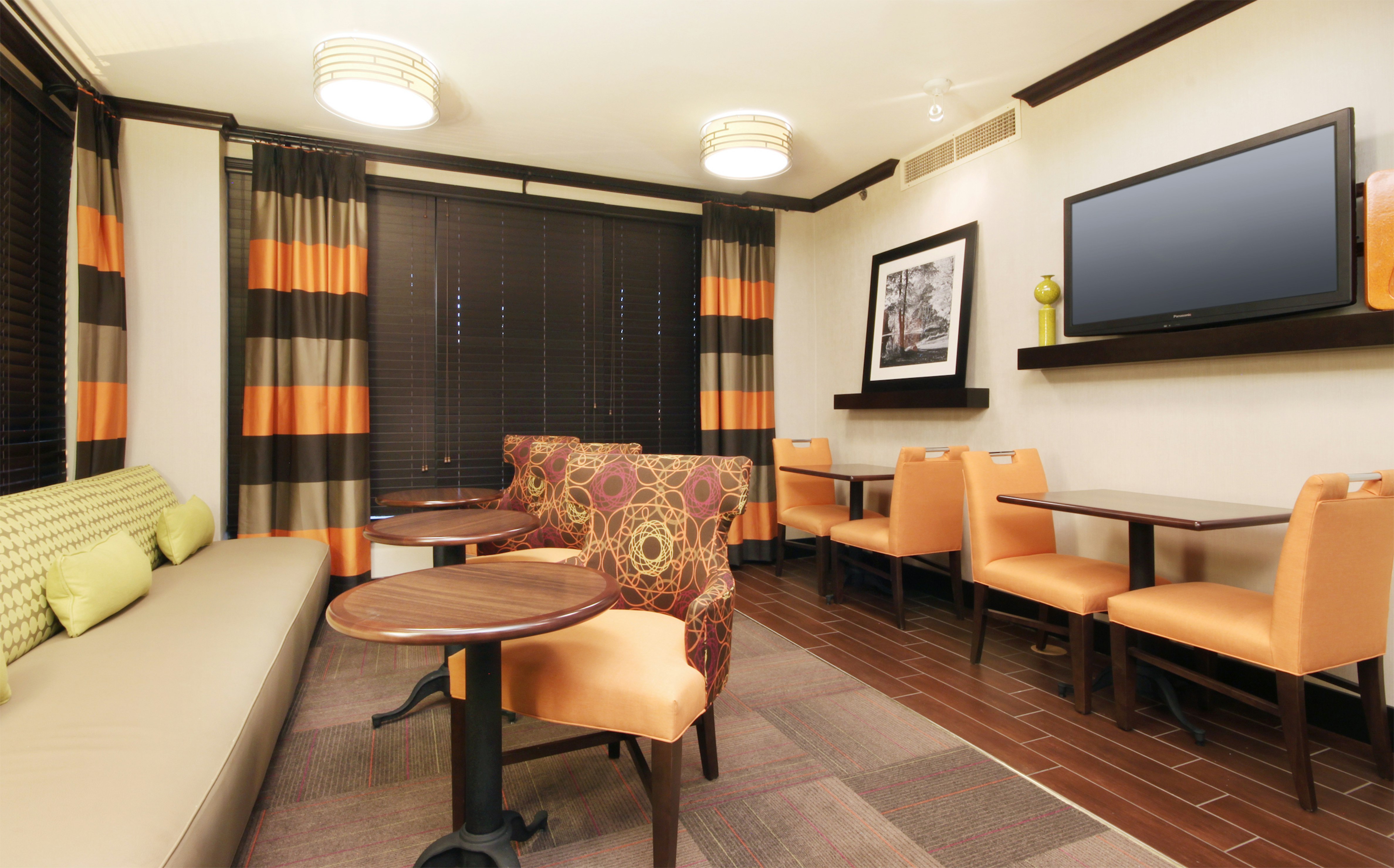 Hampton Inn Kansas City Overland Park 44/76