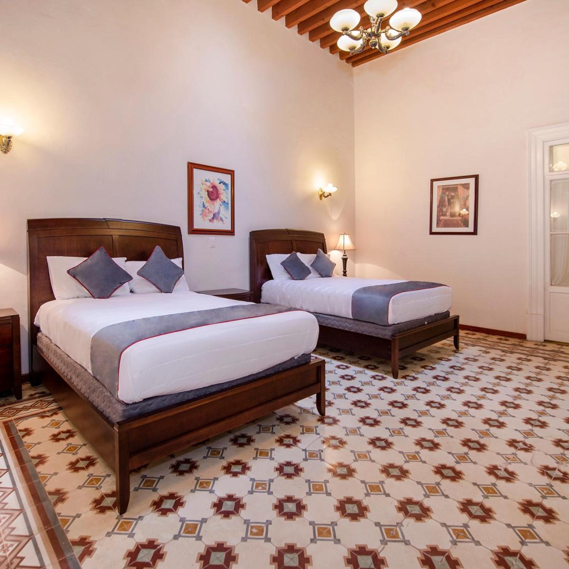 جناح بغرفتي نوم، Hotel Senorial 2/8