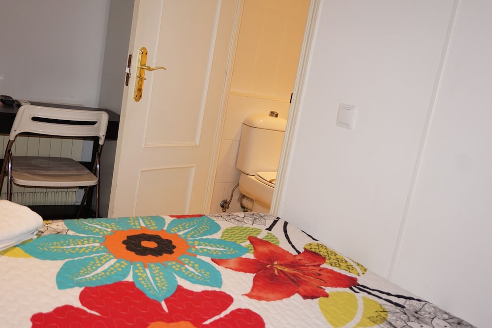 Far Home Hostel 8/71