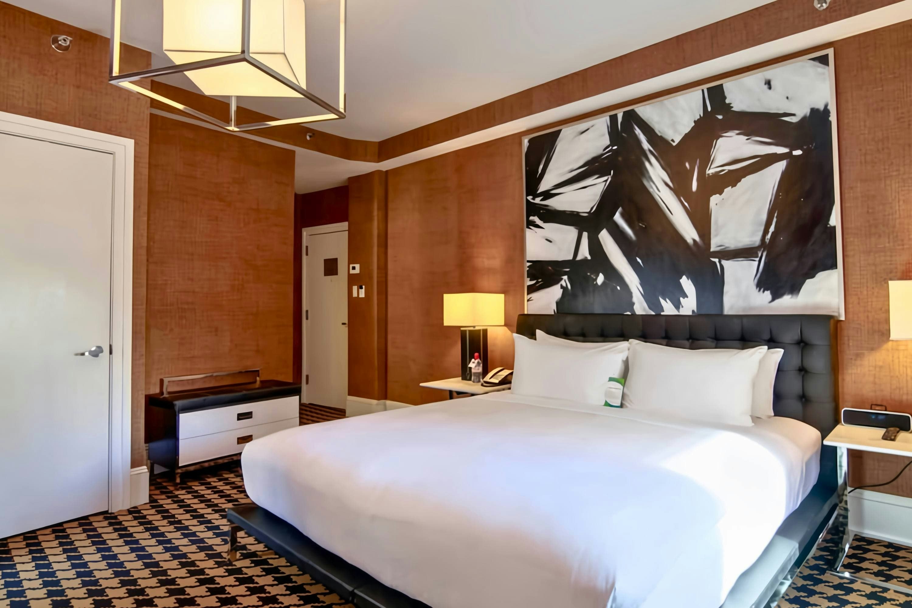 Deluxe, King Bed, Accessible