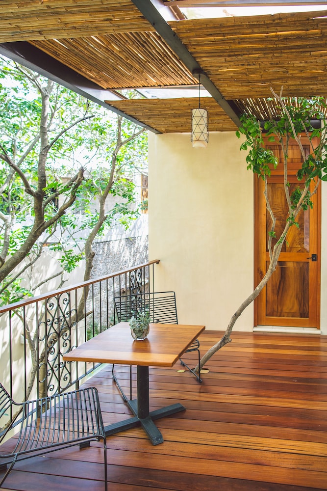 TreeHouse Boutique Hotel 33/50