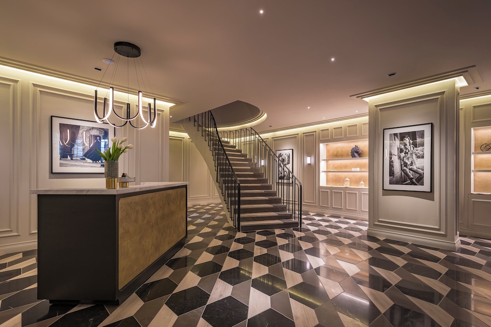THE AMSTERDAM LUXURY PLUS BY VIADORA 3/44